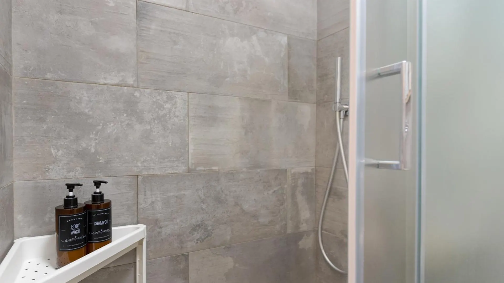 Apartment Tiny & Tidy Studio In The Key Area Of Milan Italy