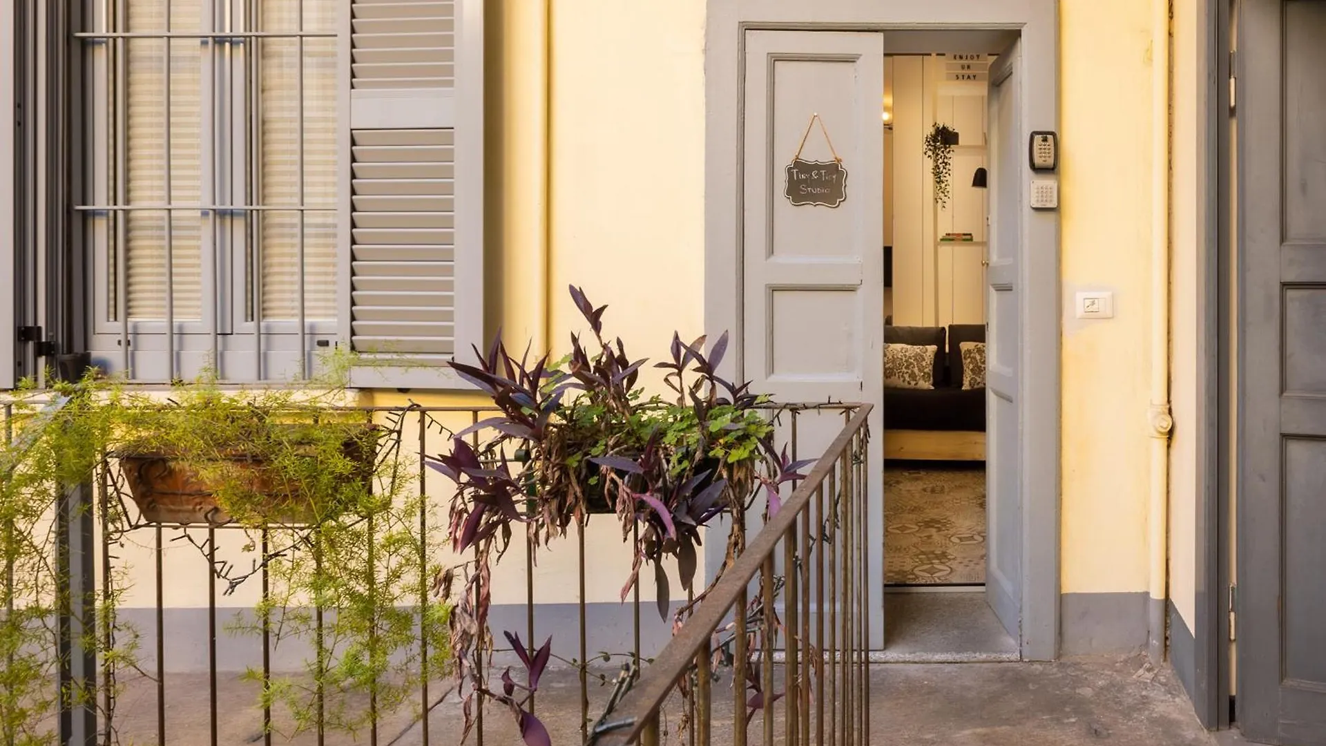 Tiny & Tidy Studio In The Key Area Of Milan