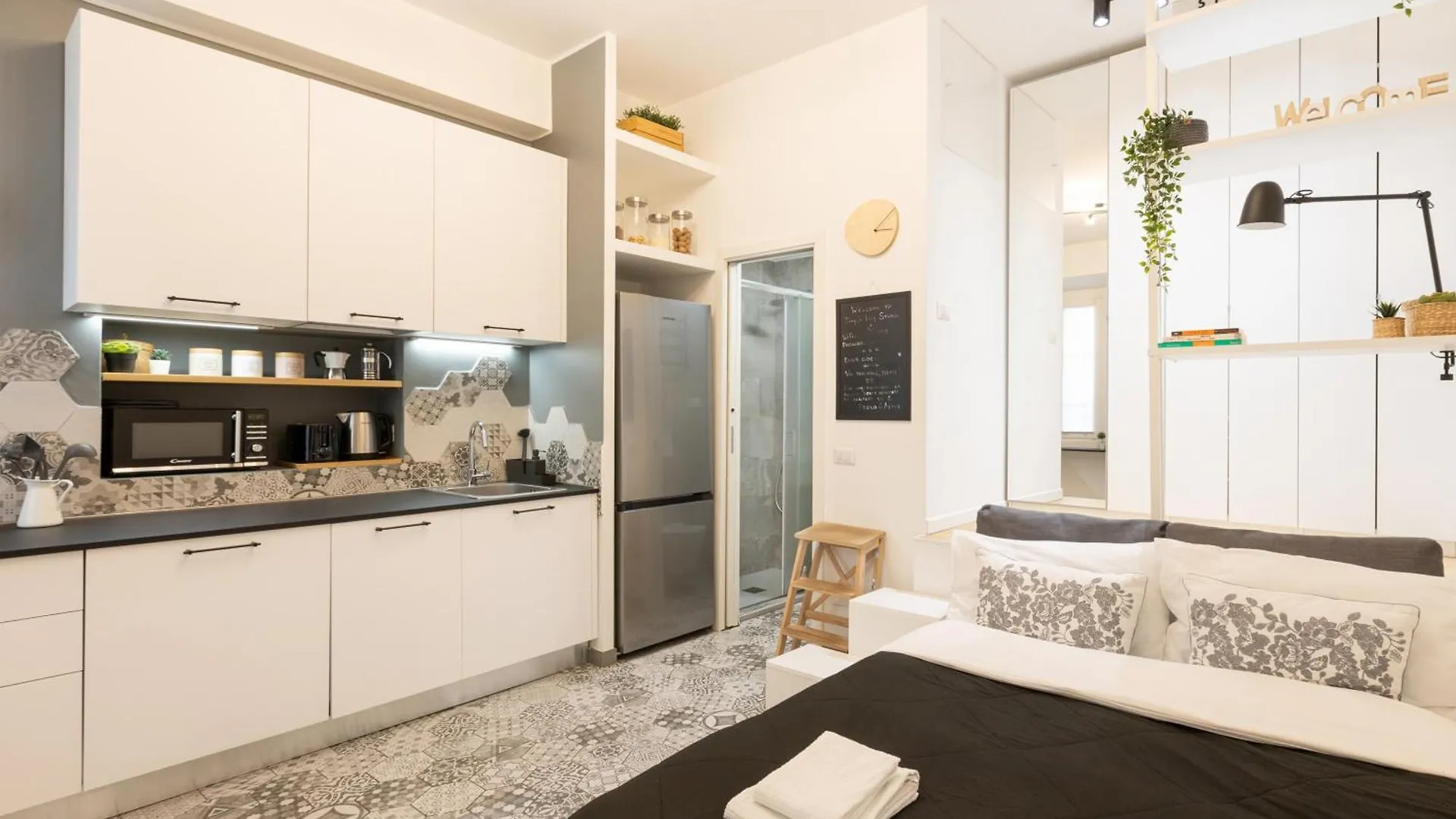 Tiny & Tidy Studio In The Key Area Of Milan location