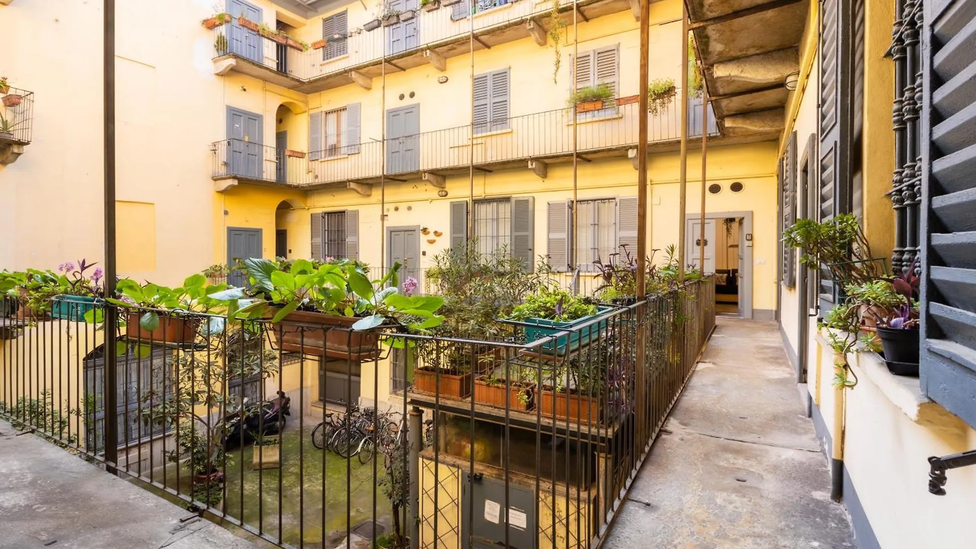 Tiny & Tidy Studio In The Key Area Of Milan