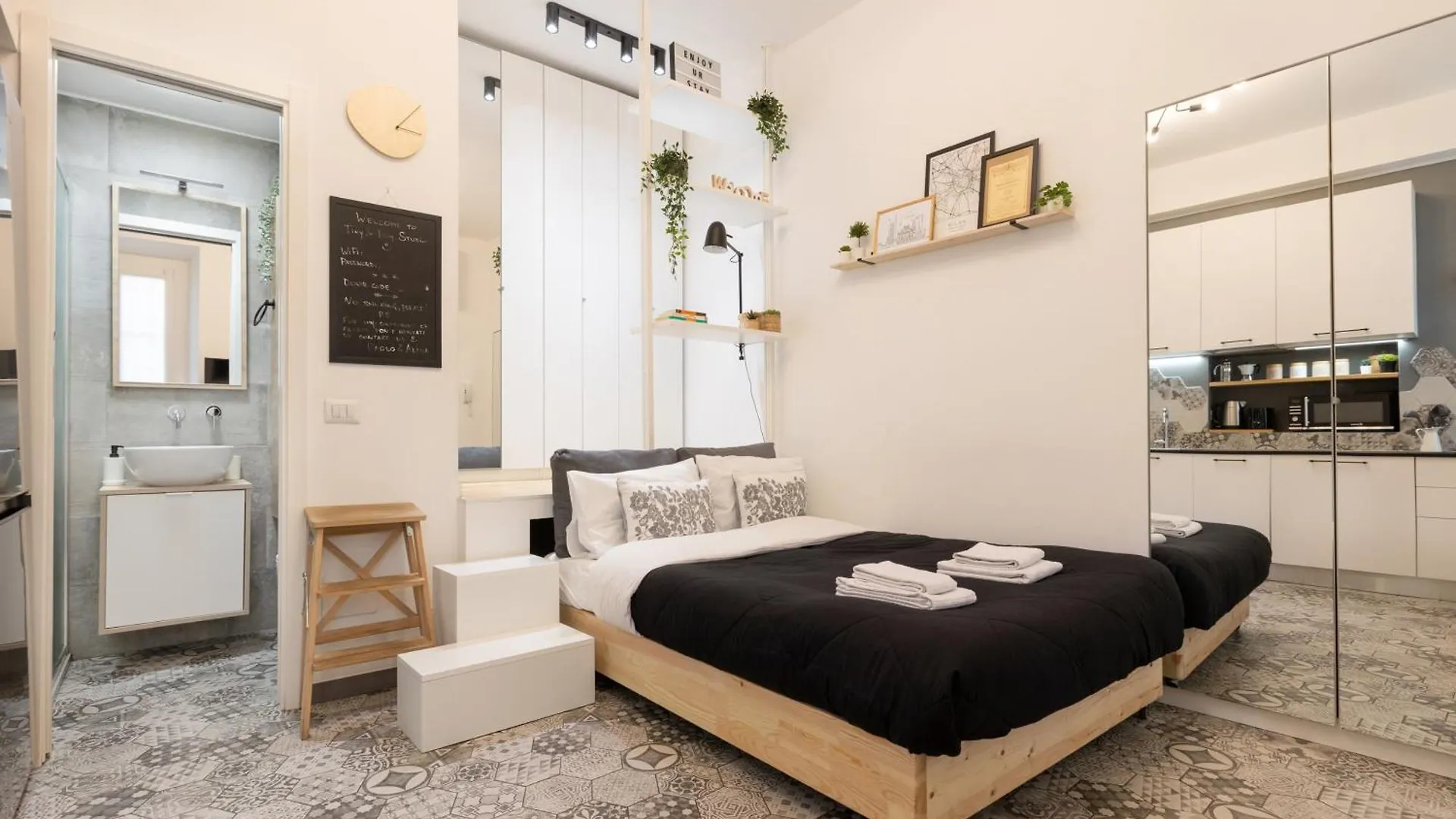 Tiny & Tidy Studio In The Key Area Of Milan Italy